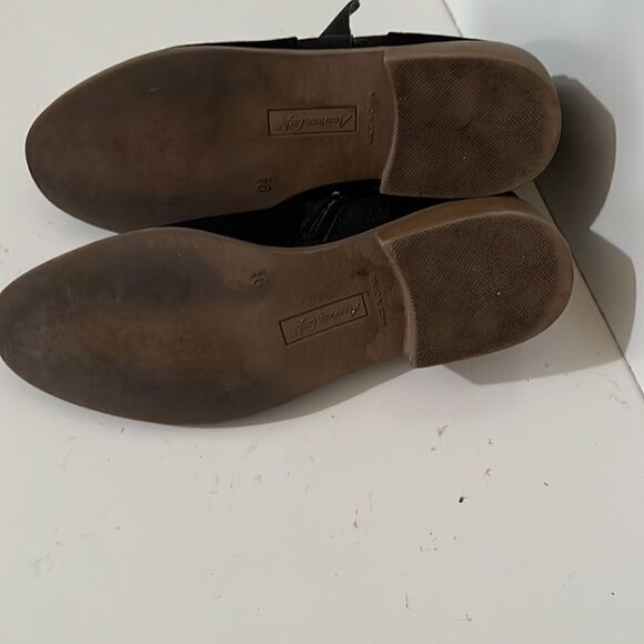 American Eagle Black Faux Suede Side Zip Booties Size 9.5 - Picture 4 of 4